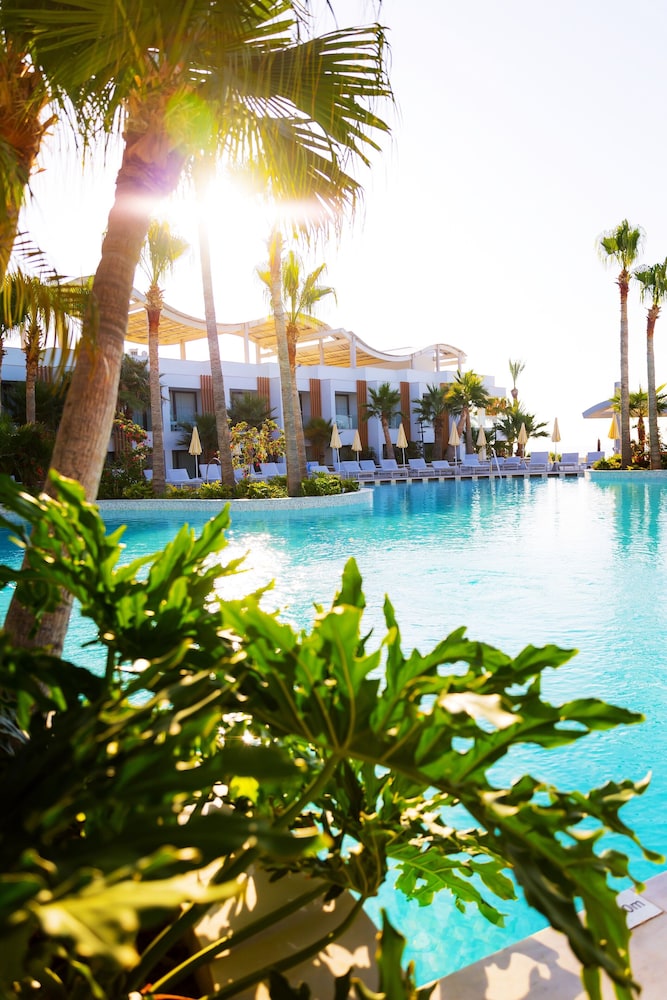 Radisson Beach Resort Larnaca — Swimming pool in Oroklini, Larnaca Region