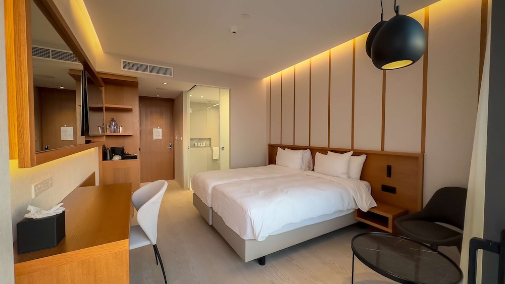 Radisson Beach Resort Larnaca — Hotel rooms in Oroklini, Larnaca Region