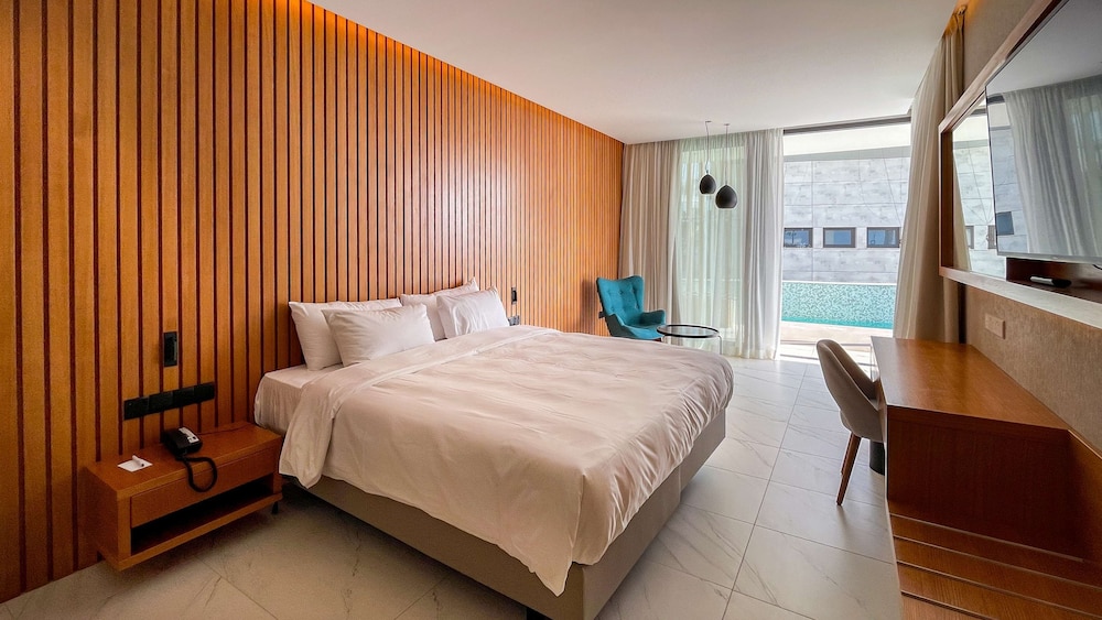 Radisson Beach Resort Larnaca — Hotel rooms in Oroklini, Larnaca Region