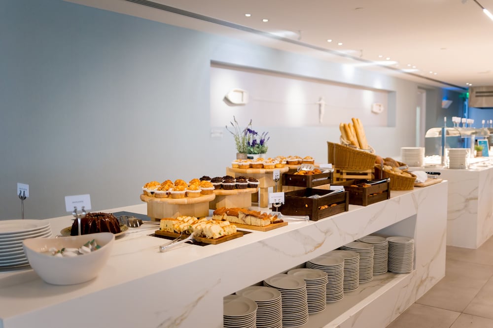 Radisson Beach Resort Larnaca — Restaurant & bars in Oroklini, Larnaca Region
