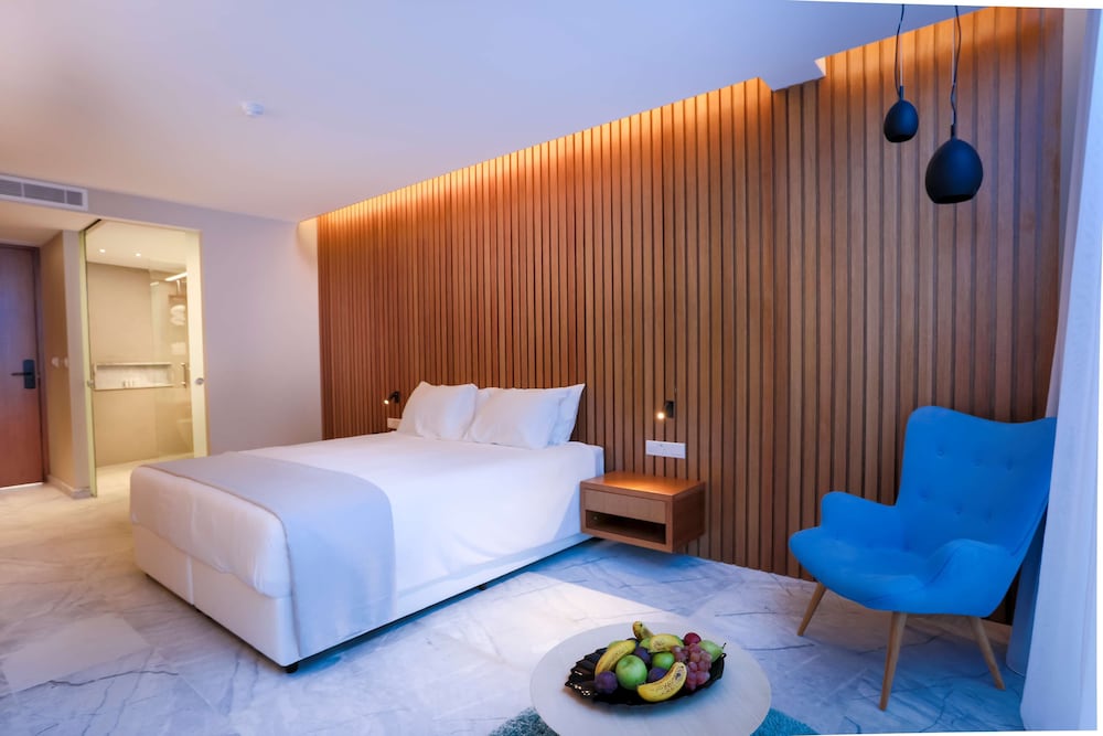 Radisson Beach Resort Larnaca — Hotel rooms in Oroklini, Larnaca Region