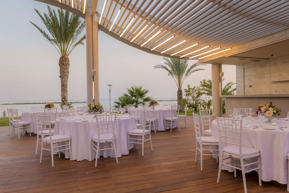 Radisson Beach Resort Larnaca — Hotel building in Oroklini, Larnaca Region