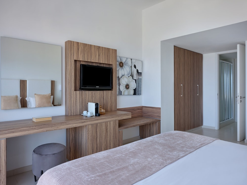 Atlantica Sea Breeze - Adults Only — Hotel rooms in Protaras, Famagusta Region
