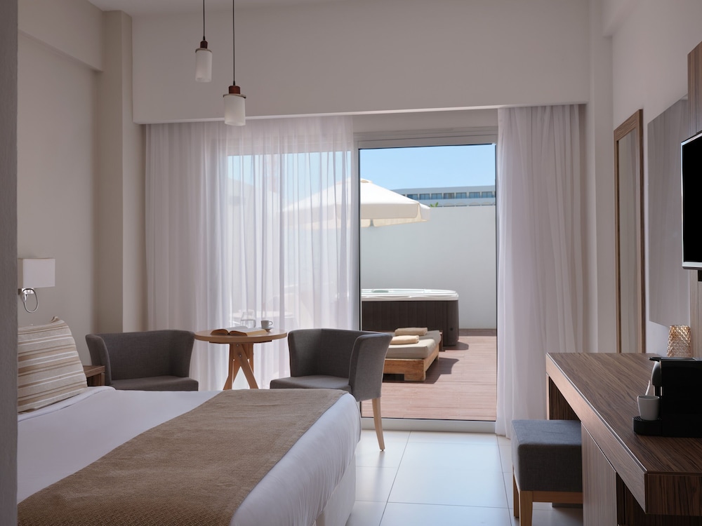 Atlantica Sea Breeze - Adults Only — Hotel rooms in Protaras, Famagusta Region