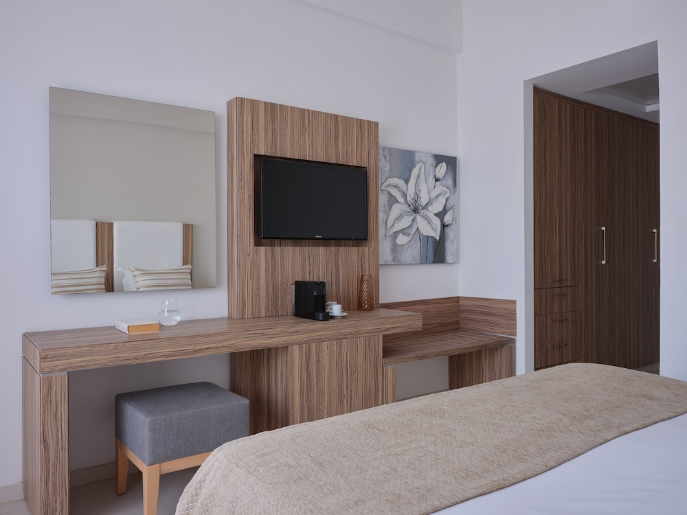 Atlantica Sea Breeze - Adults Only — Hotel rooms in Protaras, Famagusta Region
