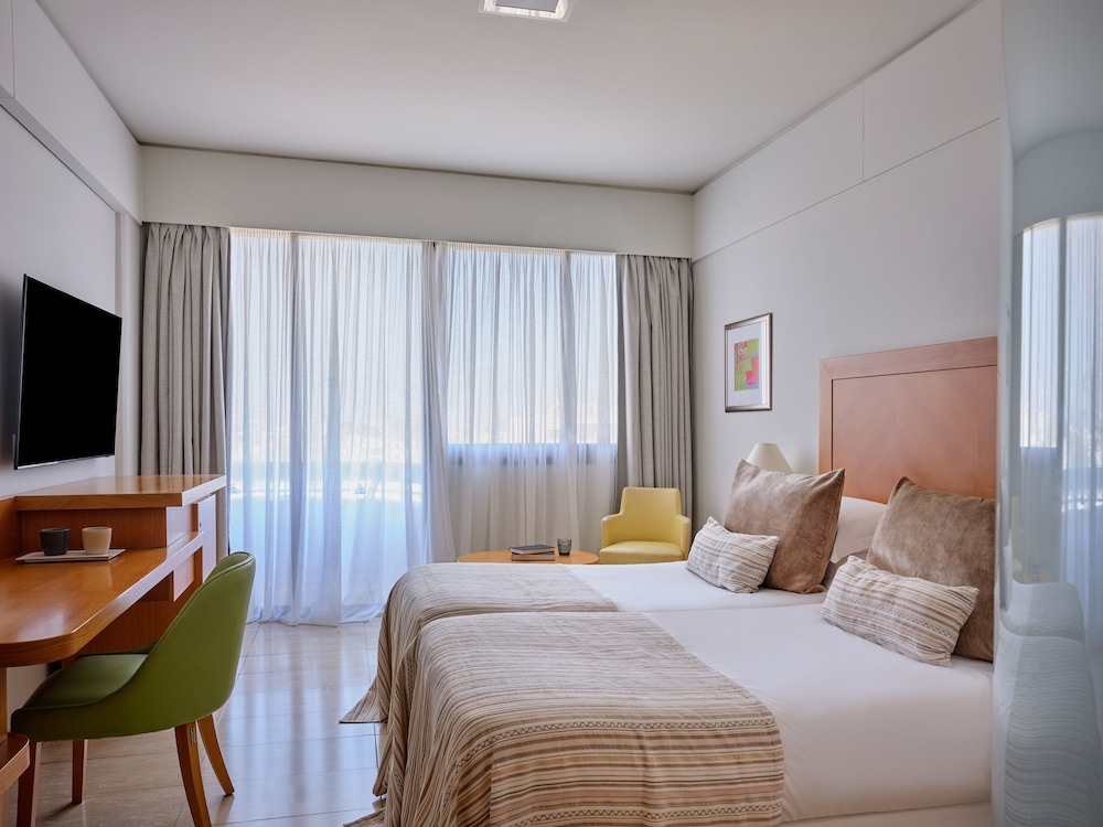 Atlantica Oasis — Hotel rooms in Limassol, Limassol Region