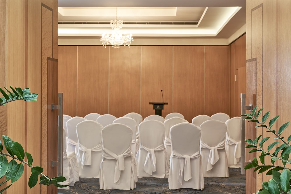 Atlantica Oasis — Hotel building in Limassol, Limassol Region