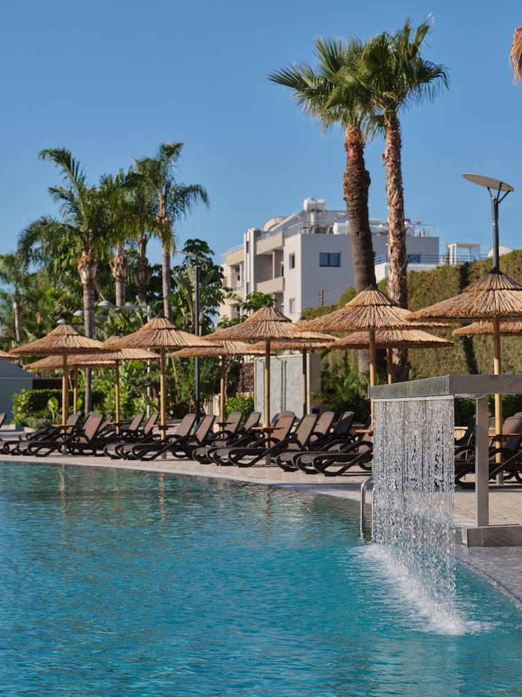Atlantica Oasis — Swimming pool in Limassol, Limassol Region