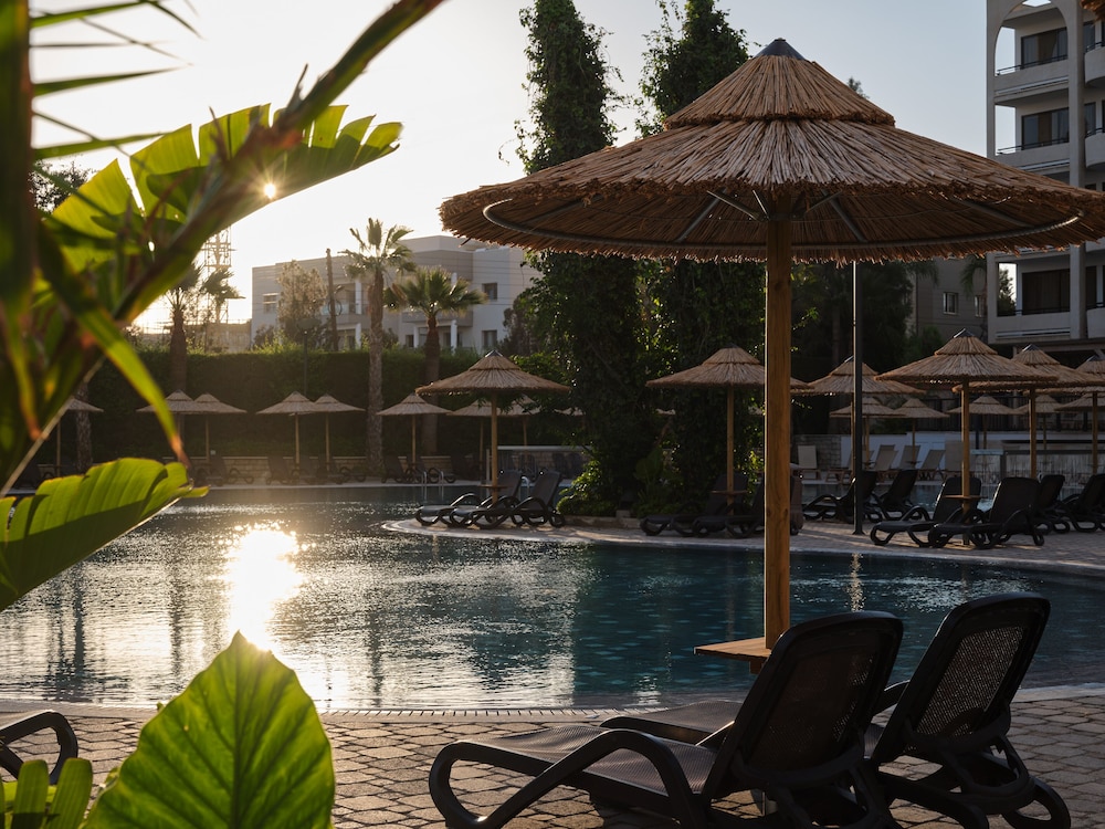 Atlantica Oasis — Swimming pool in Limassol, Limassol Region