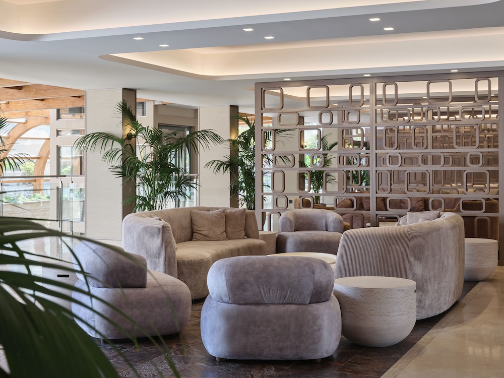 Atlantica Oasis — Hotel building in Limassol, Limassol Region