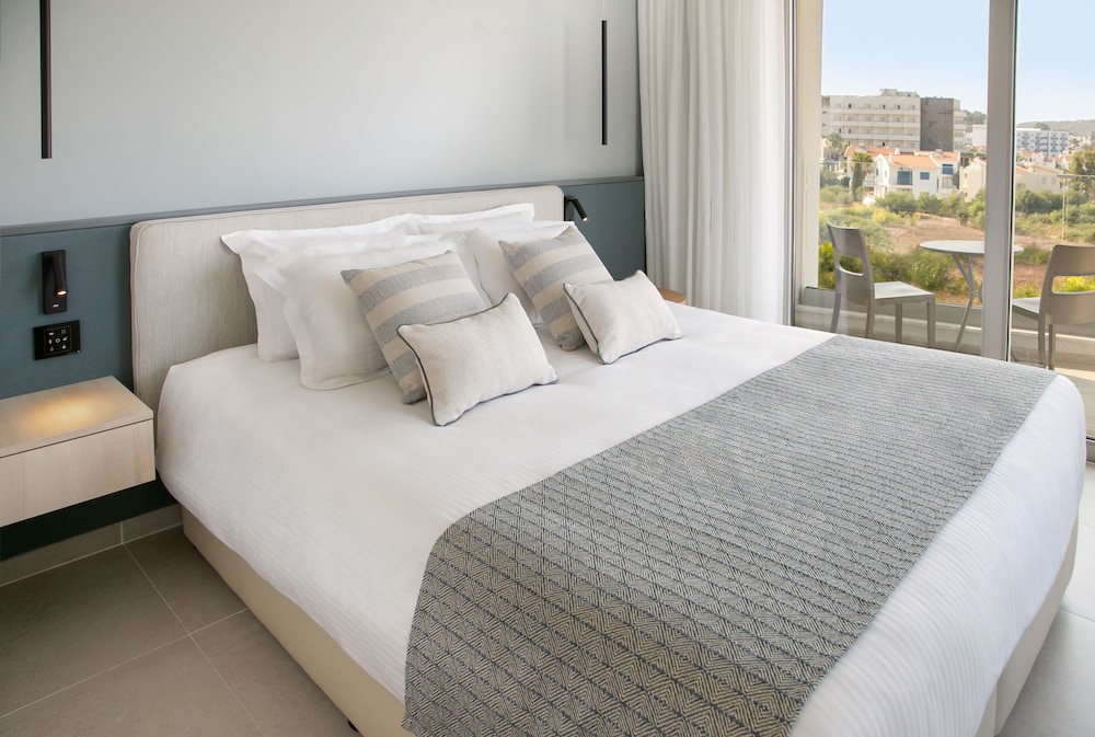 Atlantica Aqua Blue Hotel — Hotel rooms in Protaras, Famagusta Region