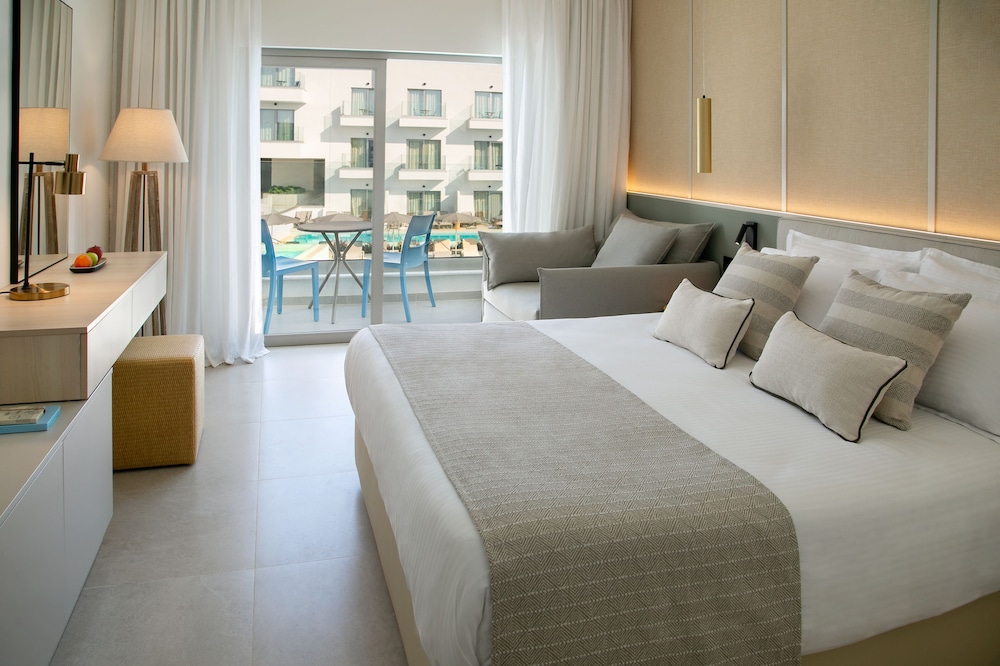 Atlantica Aqua Blue Hotel — Hotel rooms in Protaras, Famagusta Region