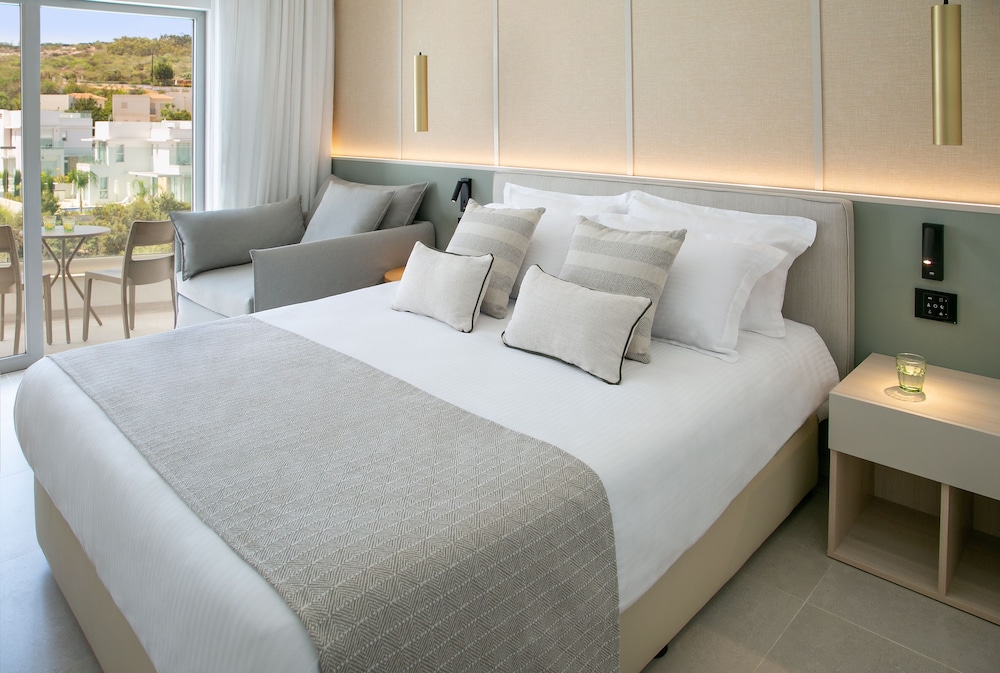 Atlantica Aqua Blue Hotel — Hotel rooms in Protaras, Famagusta Region