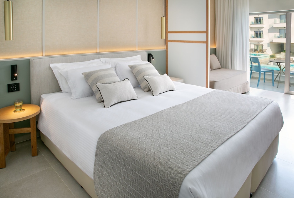 Atlantica Aqua Blue Hotel — Hotel rooms in Protaras, Famagusta Region