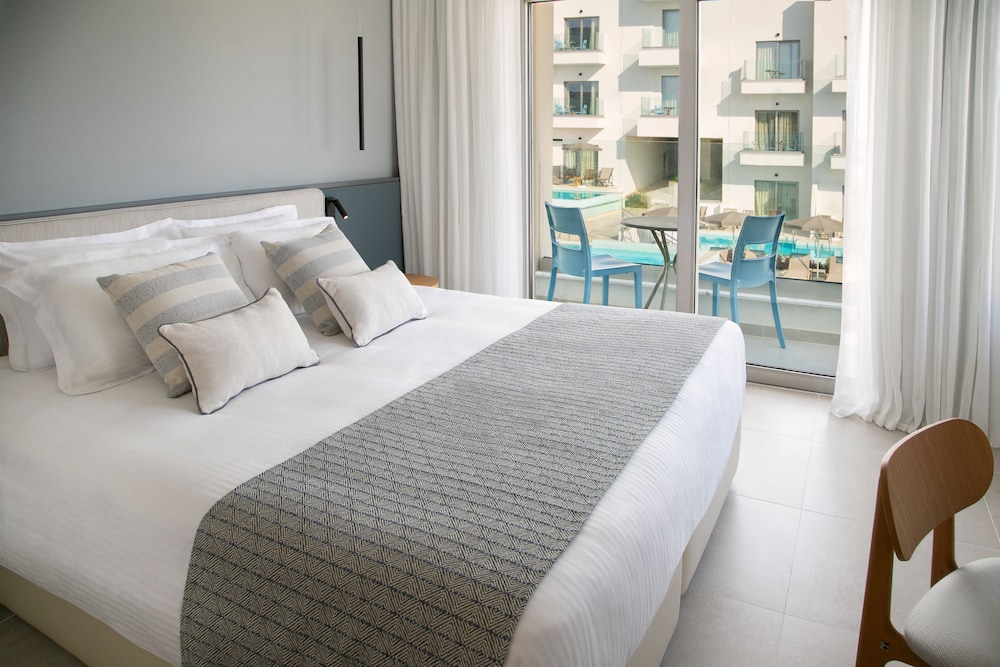 Atlantica Aqua Blue Hotel — Hotel rooms in Protaras, Famagusta Region