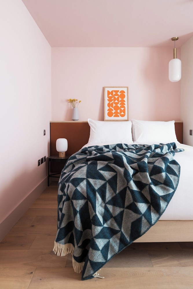 Zanzibar Locke — Hotel rooms in Dublin, Dublin City