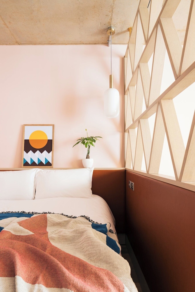 Zanzibar Locke — Hotel rooms in Dublin, Dublin City