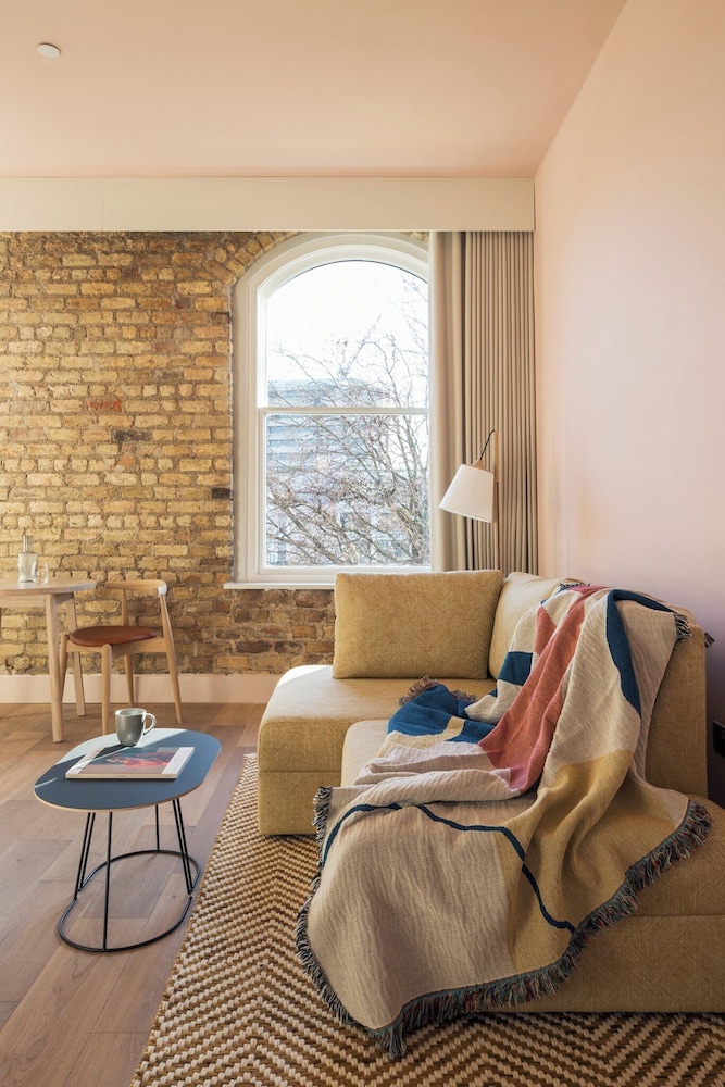 Zanzibar Locke — Hotel rooms in Dublin, Dublin City