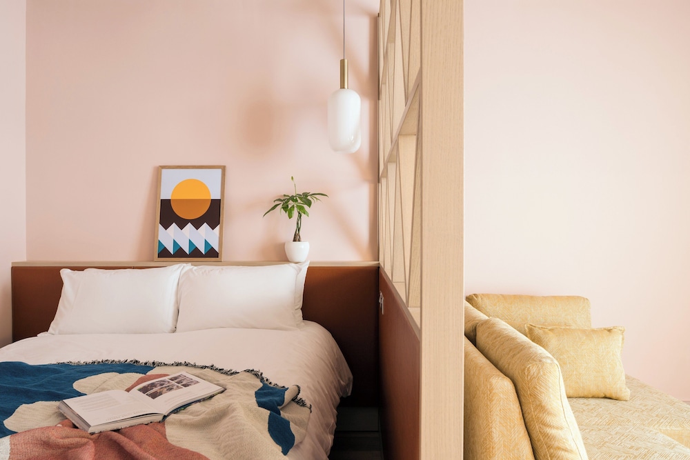 Zanzibar Locke — Hotel rooms in Dublin, Dublin City