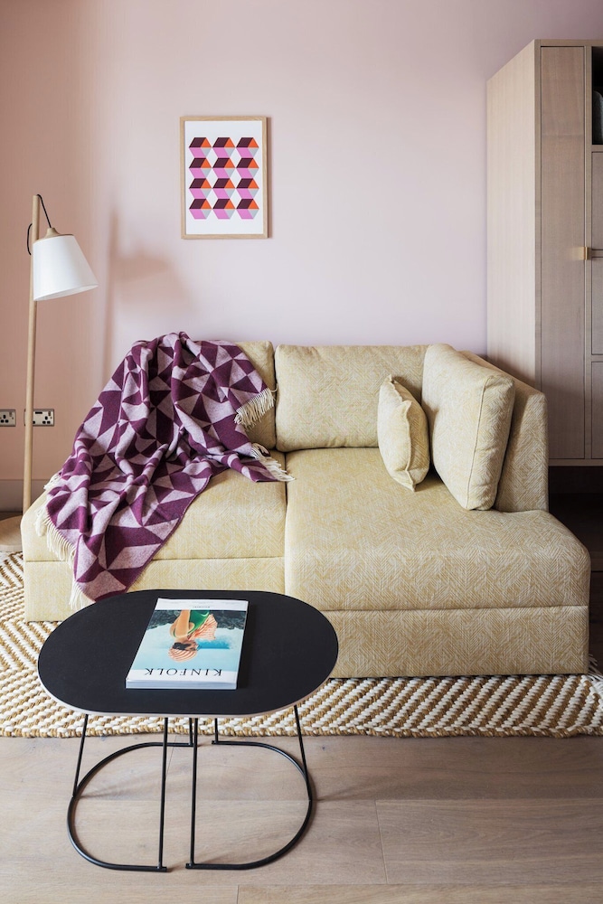 Zanzibar Locke — Hotel rooms in Dublin, Dublin City