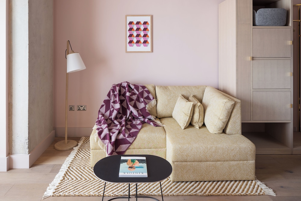 Zanzibar Locke — Hotel rooms in Dublin, Dublin City
