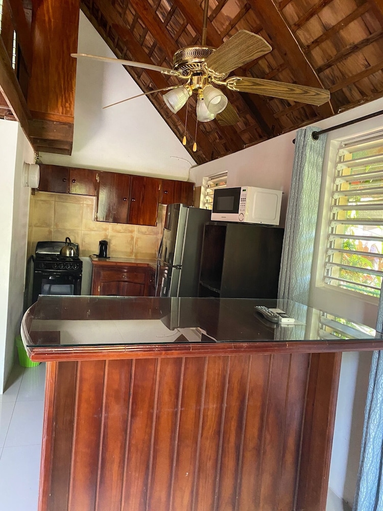 Firefly Beach Cottages and Suites — Restaurant & bars in Negril