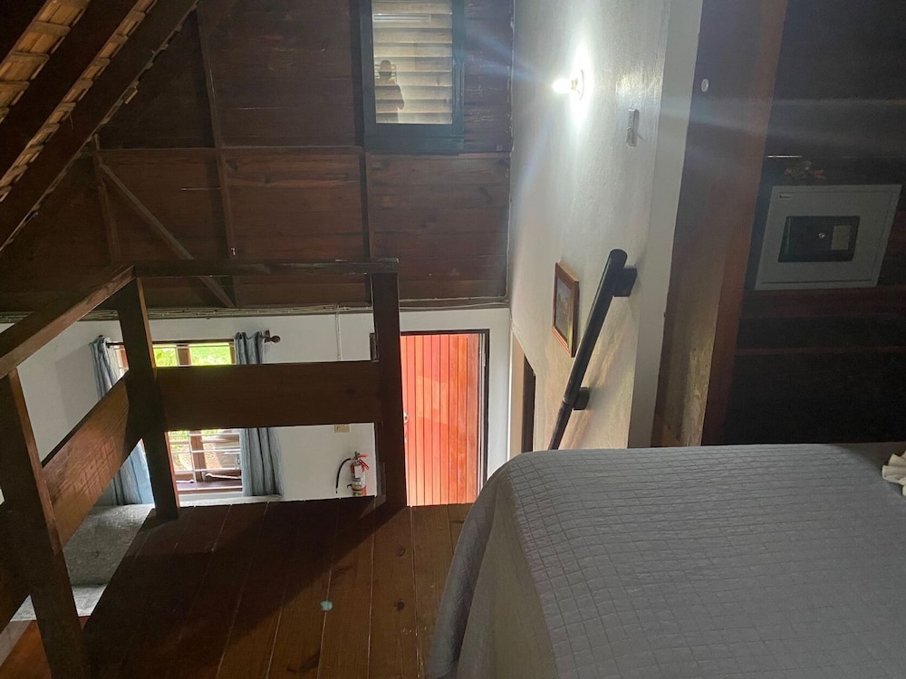 Firefly Beach Cottages and Suites — Hotel rooms in Negril