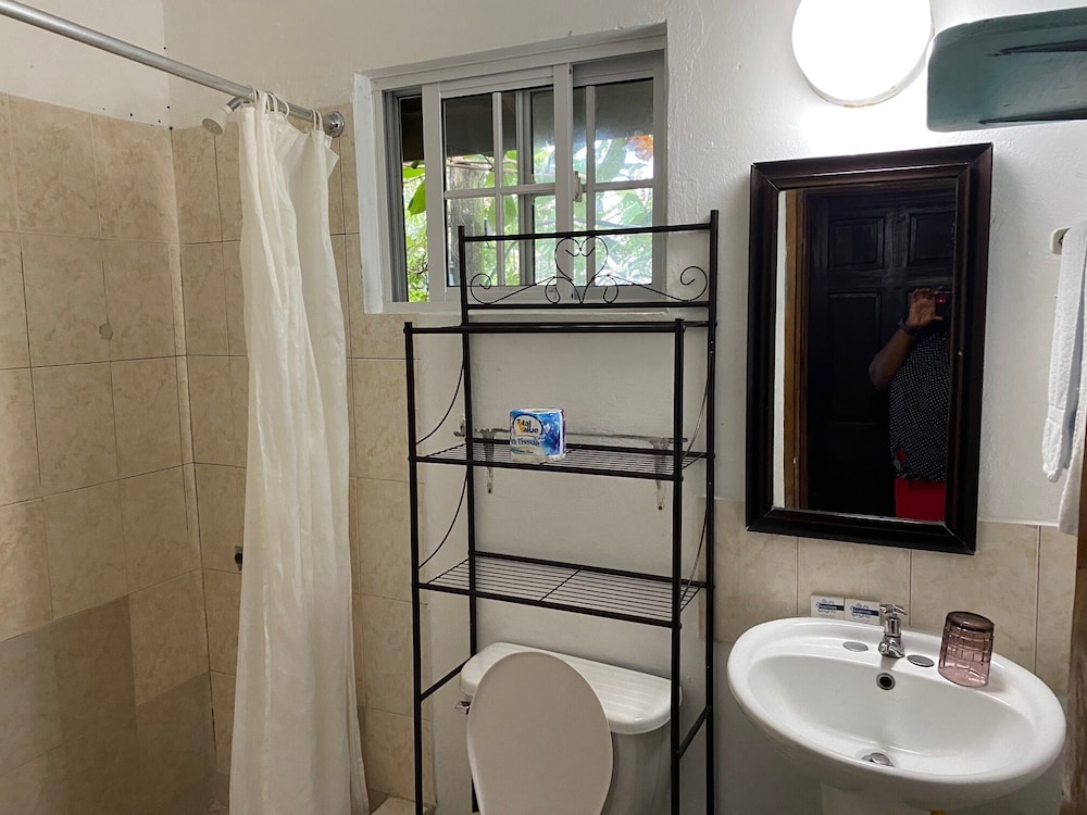 Firefly Beach Cottages and Suites — Hotel rooms in Negril
