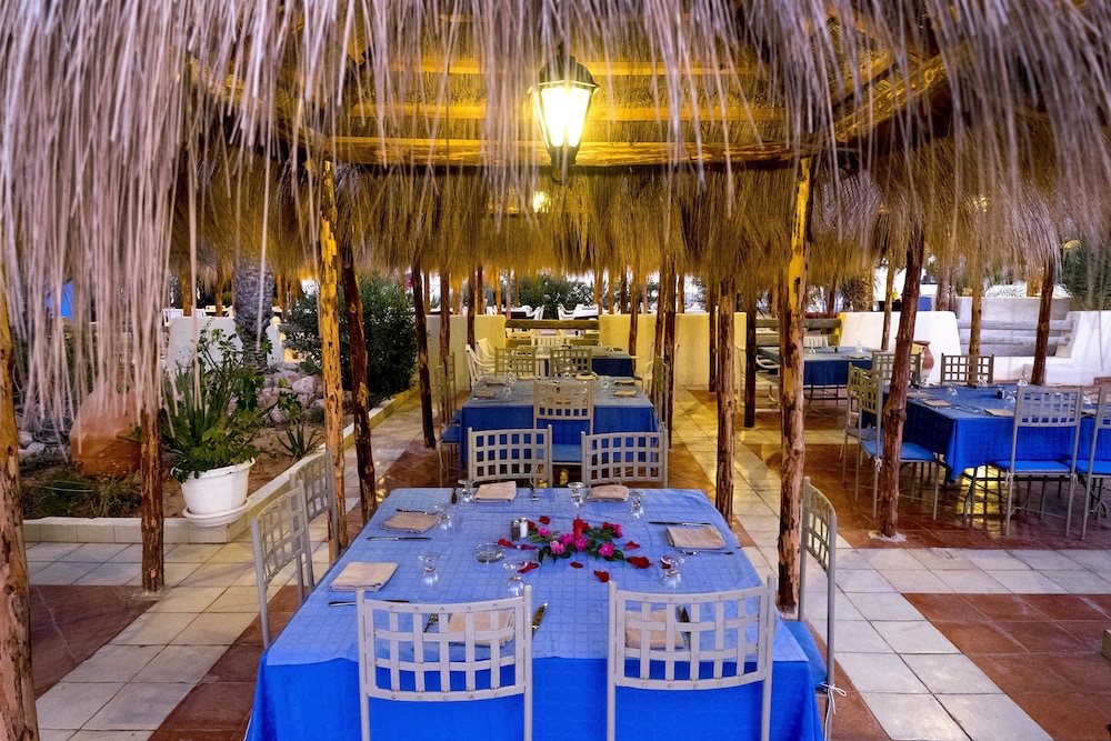 Medina Les Quatre Saisons Aqua Park Resort & Thalasso Djerba — Restaurant & bars in Midoun, Medenine