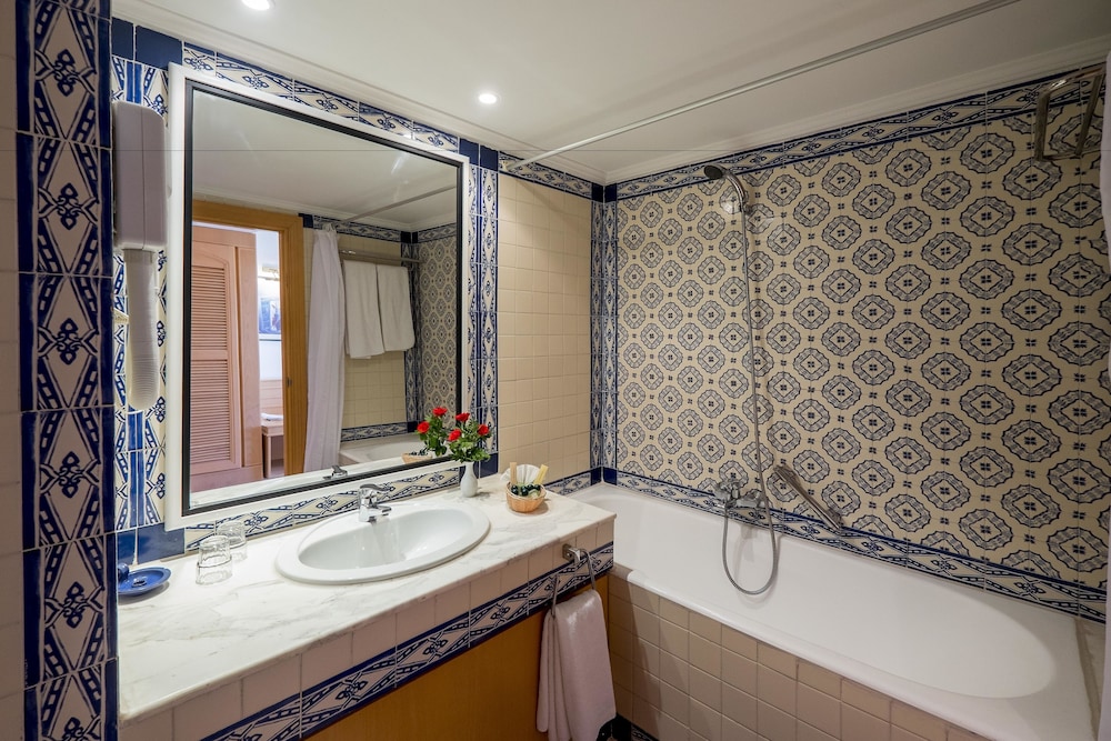 Medina Les Quatre Saisons Aqua Park Resort & Thalasso Djerba — Hotel rooms in Midoun, Medenine