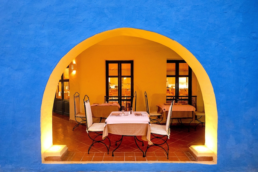 Medina Les Quatre Saisons Aqua Park Resort & Thalasso Djerba — Restaurant & bars in Midoun, Medenine