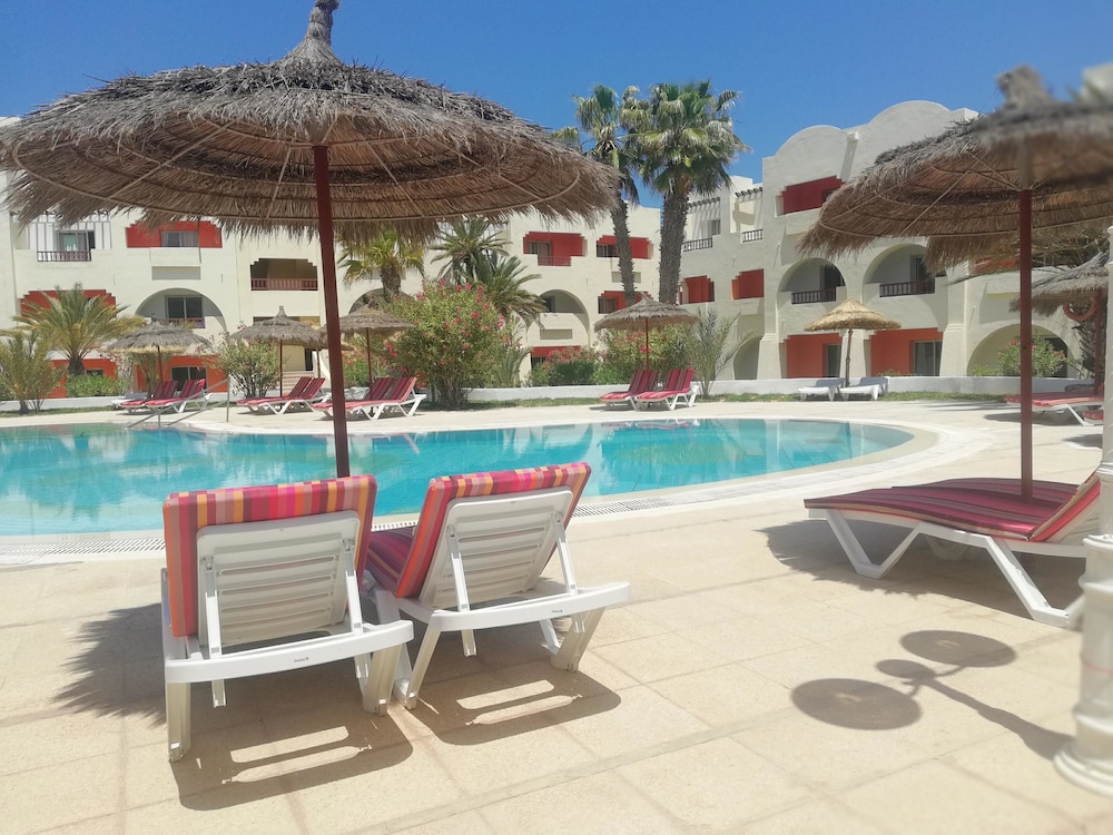 Medina Les Quatre Saisons Aqua Park Resort & Thalasso Djerba — Swimming pool in Midoun, Medenine