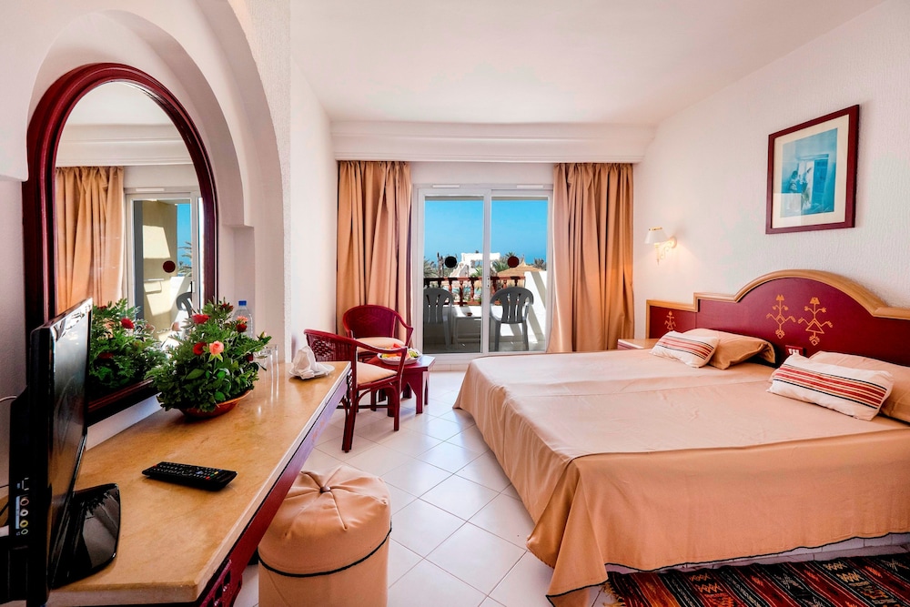 Medina Les Quatre Saisons Aqua Park Resort & Thalasso Djerba — Hotel rooms in Midoun, Medenine