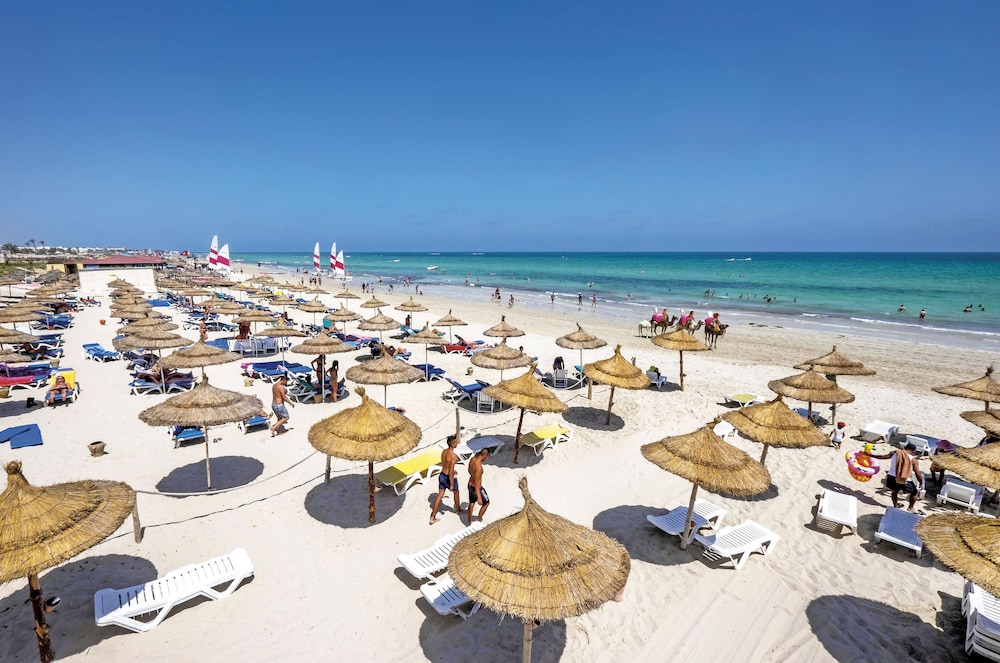 Medina Les Quatre Saisons Aqua Park Resort & Thalasso Djerba — Beach in Midoun, Medenine