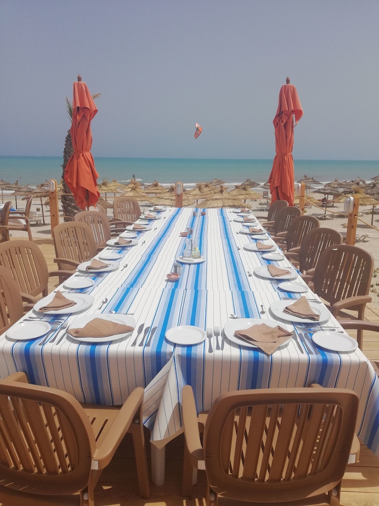 Medina Les Quatre Saisons Aqua Park Resort & Thalasso Djerba — Restaurant & bars in Midoun, Medenine