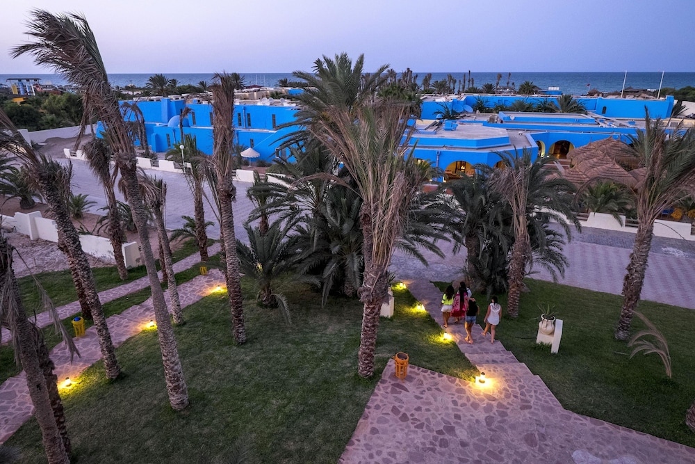 Medina Les Quatre Saisons Aqua Park Resort & Thalasso Djerba — Hotel building in Midoun, Medenine