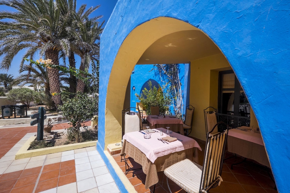 Medina Les Quatre Saisons Aqua Park Resort & Thalasso Djerba — Restaurant & bars in Midoun, Medenine