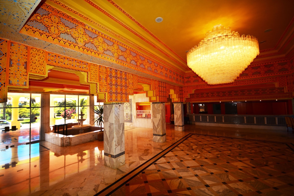 Medina Les Quatre Saisons Aqua Park Resort & Thalasso Djerba — Hotel building in Midoun, Medenine