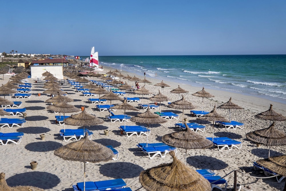 Medina Les Quatre Saisons Aqua Park Resort & Thalasso Djerba — Beach in Midoun, Medenine