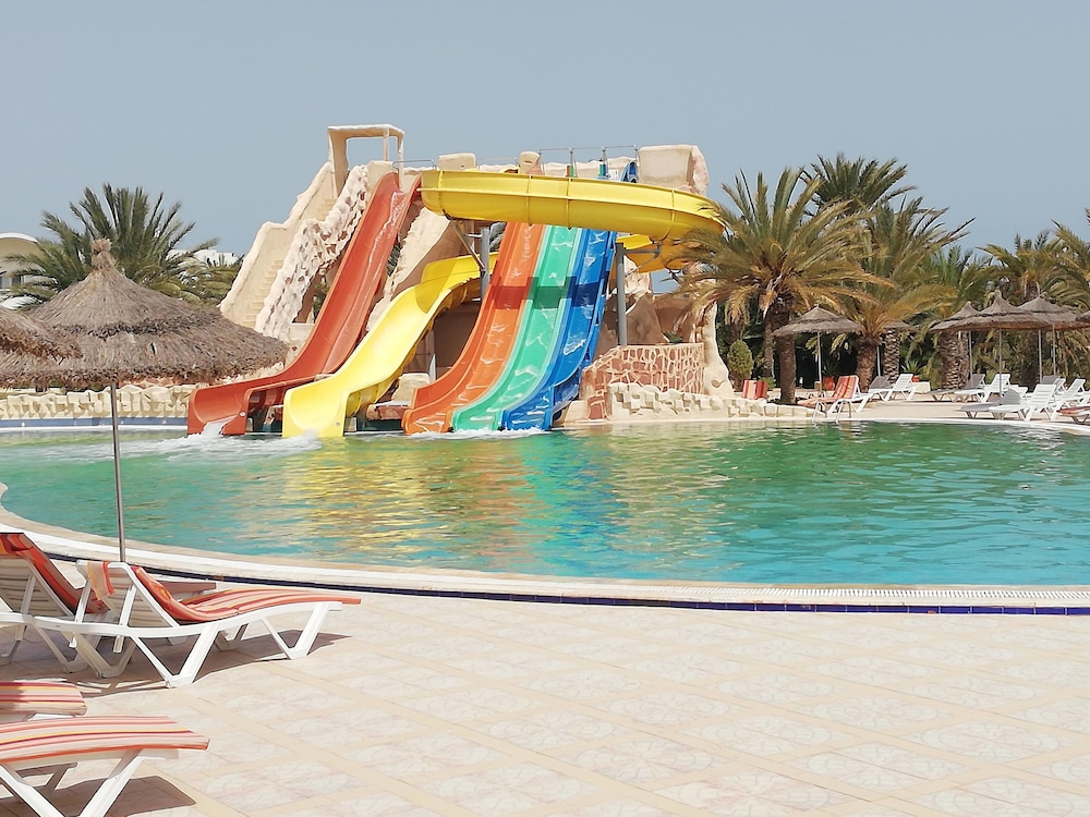 Medina Les Quatre Saisons Aqua Park Resort & Thalasso Djerba — Attractions for children in Midoun, Medenine