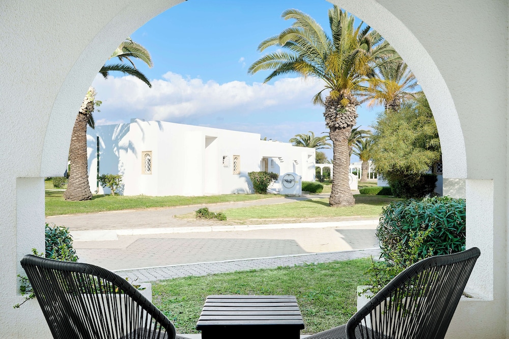 The Mirage Resort & SPA — Hotel building in Hammamet, Nabeul