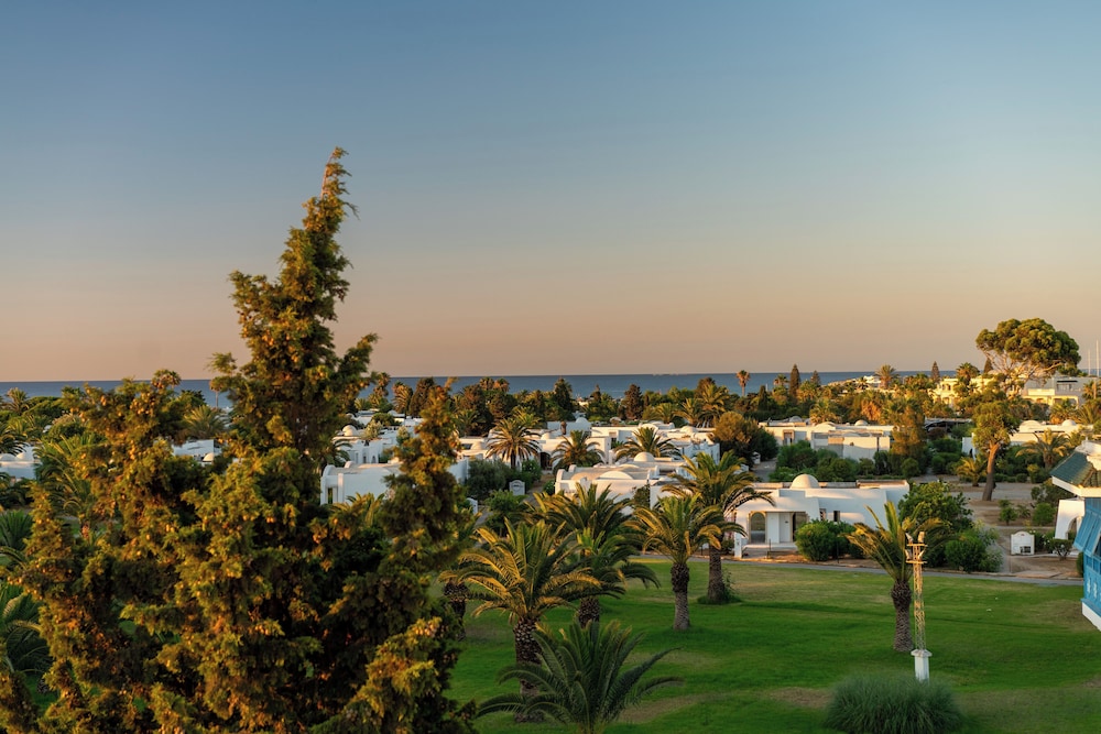 The Mirage Resort & SPA — Hotel building in Hammamet, Nabeul