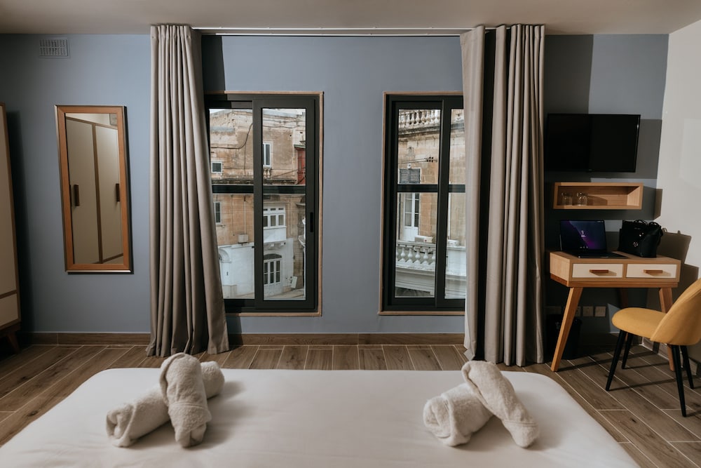 Ta' Tereza In Manwel Dimech — Hotel rooms in Sliema, Malta Island
