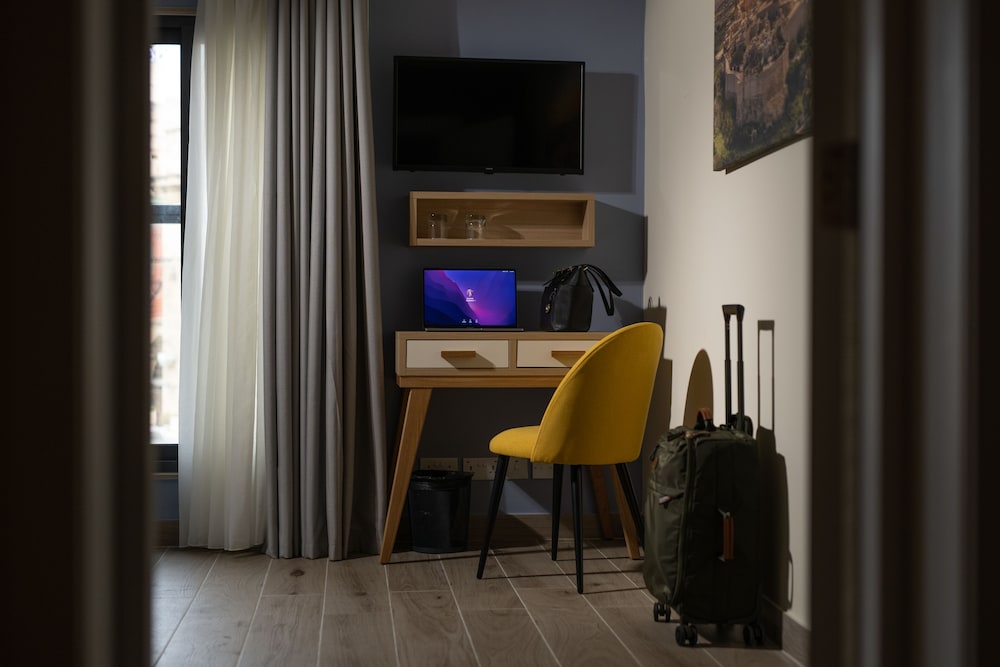 Ta' Tereza In Manwel Dimech — Hotel rooms in Sliema, Malta Island