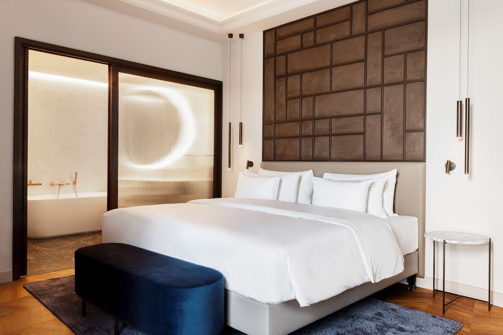 Radisson Collection Hotel, Magdalena Plaza Sevilla — Hotel rooms in Seville, Andalusia