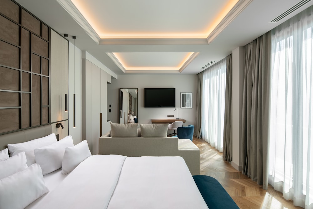 Radisson Collection Hotel, Magdalena Plaza Sevilla — Hotel rooms in Seville, Andalusia
