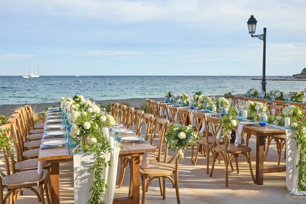 W Ibiza — Restaurant & bars in Santa Eulalia, Balearic Islands