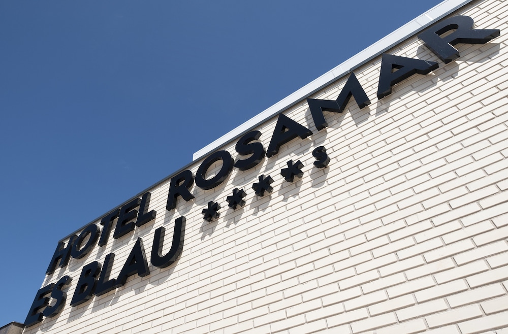 Hotel Rosamar Es Blau - Adults Only +21 — Hotel building in Lloret de Mar, Catalonia