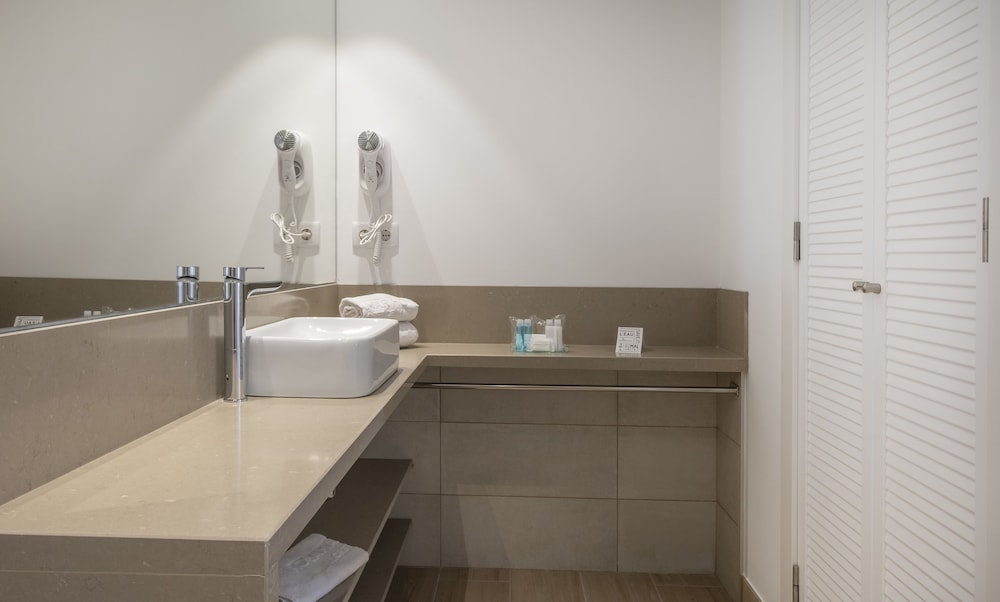 Hotel Rosamar Es Blau - Adults Only +21 — Hotel rooms in Lloret de Mar, Catalonia