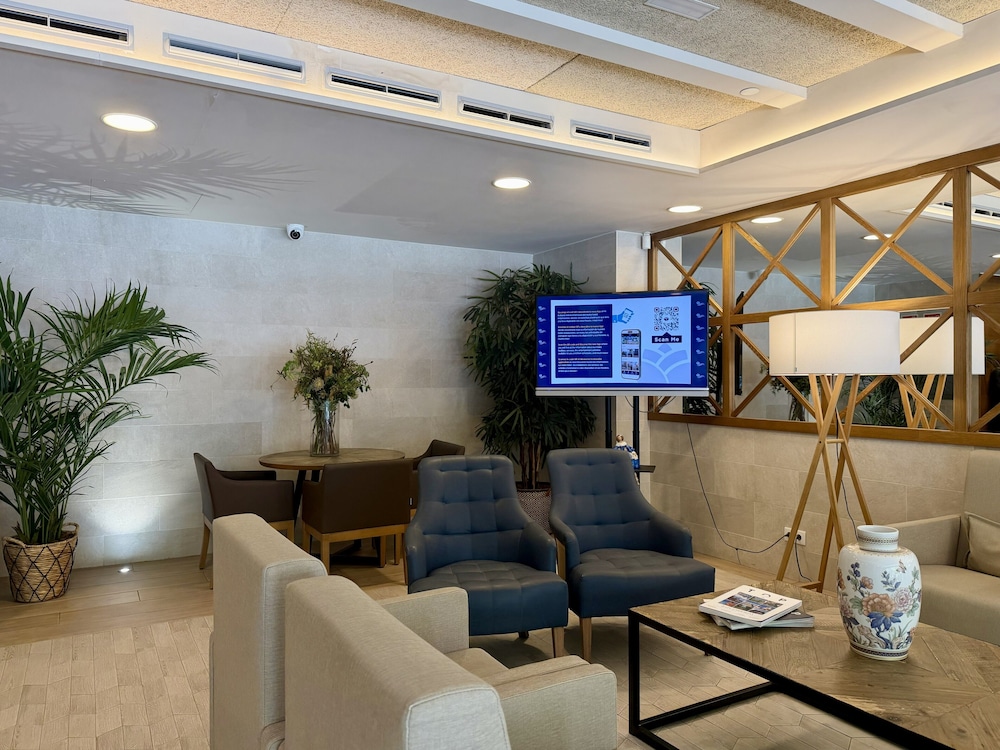 Hotel Rosamar Es Blau - Adults Only +21 — Hotel building in Lloret de Mar, Catalonia